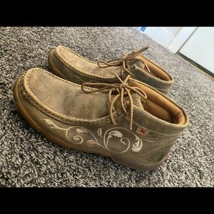 TWISTED X EMBROIDERED FILIGREE DRIVING MOCS